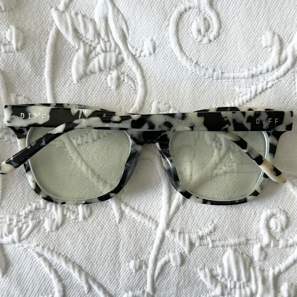DIFF Eyewear Winston‎ Black & White Rich Hide Cow Hide Cat Eye/ Square Frames